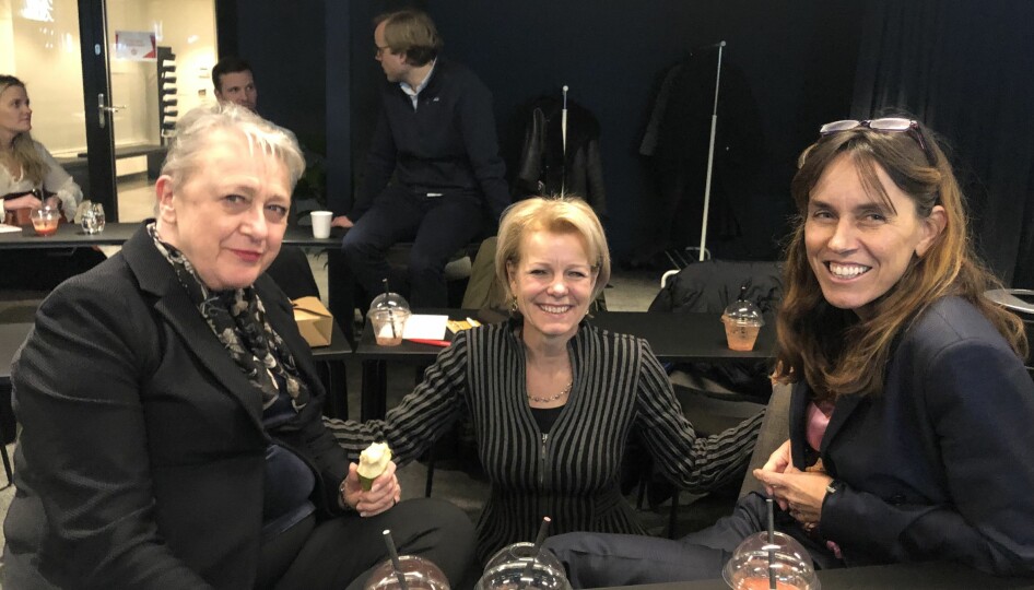Advokat Berit Reiss-Andersen, Advokatforeningens generalsekretær Merete Smith og advokat Bettina Banoun.