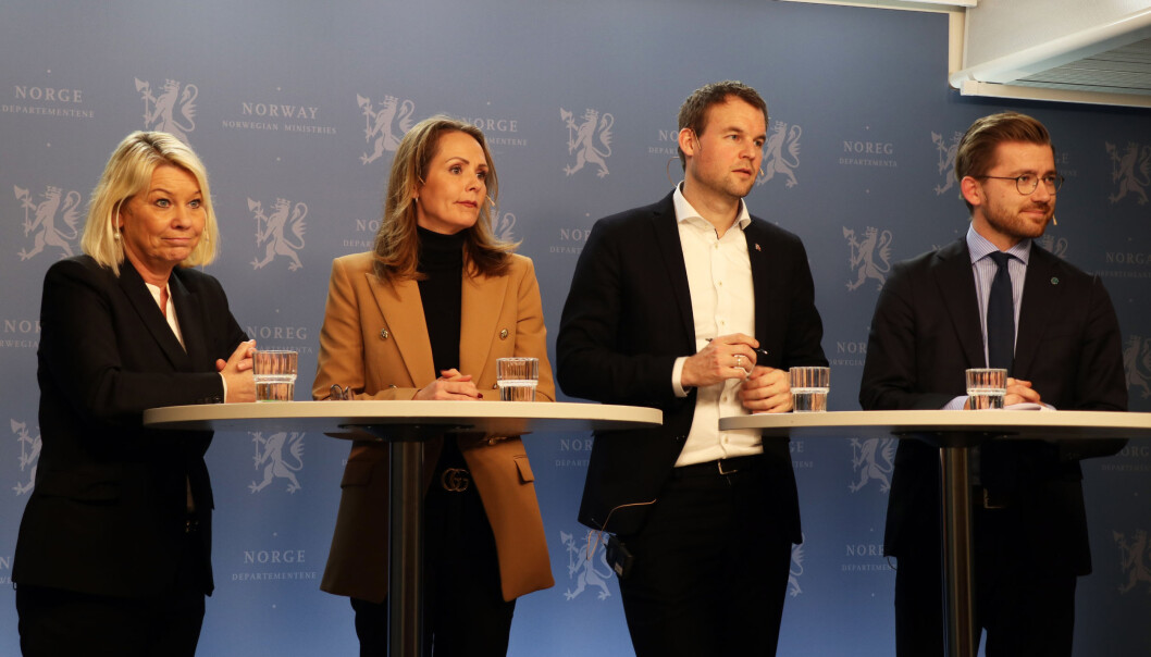 Monica Mæland, Linda Hofstad-Helleland, Kjell Ingolf Ropstad og Sveinung Rotevatn på mandagens pressekonferanse i Oslo sentrum. Monica Mæland, Linda Hofstad-Helleland, Kjell Ingolf Ropstad og Sveinung Rotevatn på mandagens pressekonferanse i Oslo sentrum.