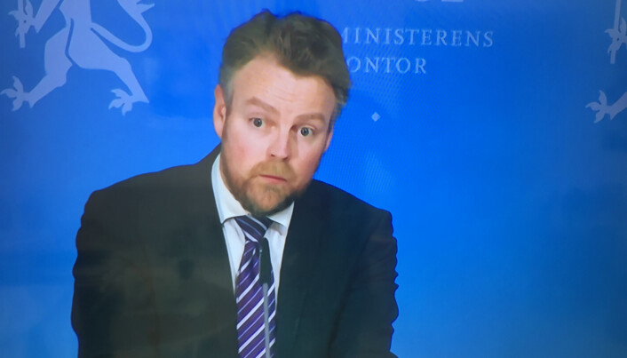 Torbjørn Røe Isaksen på fredagens pressekonferanse. Torbjørn Røe Isaksen på fredagens pressekonferanse.