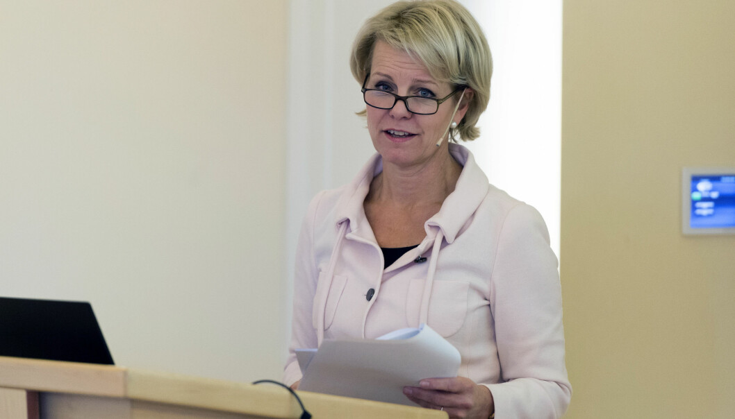 Advokatforeningens generalsekretær Merete Smith ber om rask handling.