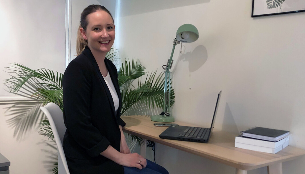 Gabrielle Lilleeng Asmyhr arbeider for tiden fra hjemmekontor i Drammen. Gabrielle Lilleeng Asmyhr arbeider for tiden fra hjemmekontor i Drammen.