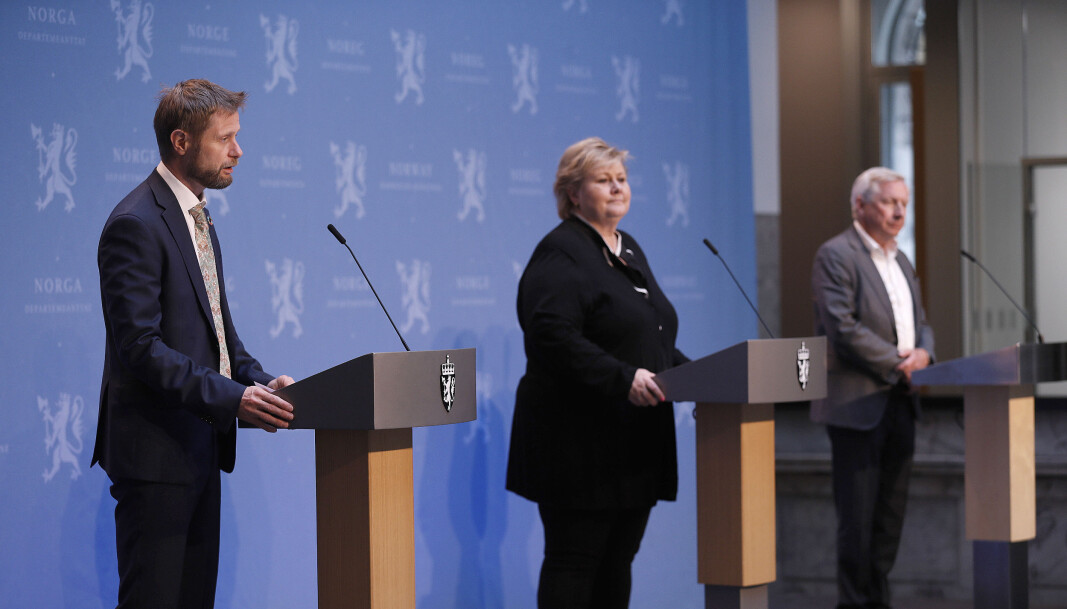 Helse- og omsorgsminister Bent Høie, statsminister Erna Solberg, og leder i den nyoppredede Koronakommisjonen Stener Kvinnsland Helse- og omsorgsminister Bent Høie, statsminister Erna Solberg, og leder i den nyoppredede Koronakommisjonen Stener Kvinnsland