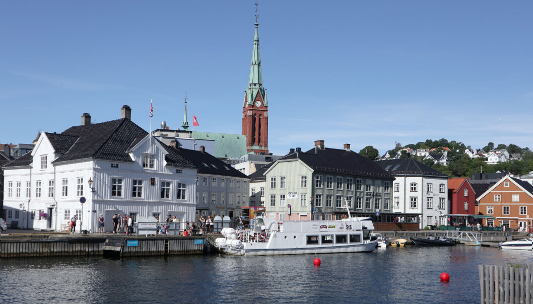 En mann kjørte med promille i indre Arendal havn, og mistet retten til å føre båt i ett år. En mann kjørte med promille i indre Arendal havn, og mistet retten til å føre båt i ett år.