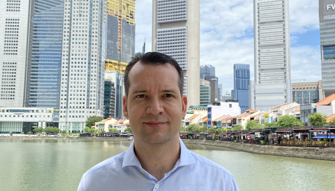 Å kunne engelsk juss er viktig for å lykkes som norsk advokat i utlandet, forteller Torgeir Willumsen, her hjemme i Singapore. Å kunne engelsk juss er viktig for å lykkes som norsk advokat i utlandet, forteller Torgeir Willumsen, her hjemme i Singapore.