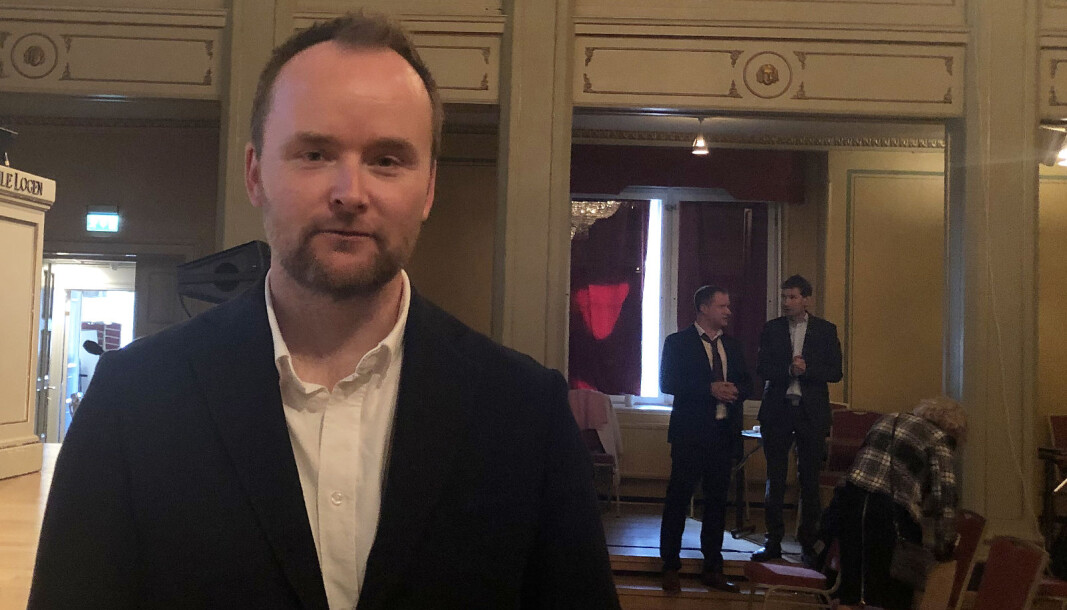 - Et uavhengig organ må kunne kontrollere om reglene er brutt, om det skal være omvalg eller ikke, eller en annen mandatfordeling, sier jusprofessor Eirik Holmøyvik. - Et uavhengig organ må kunne kontrollere om reglene er brutt, om det skal være omvalg eller ikke, eller en annen mandatfordeling, sier jusprofessor Eirik Holmøyvik.