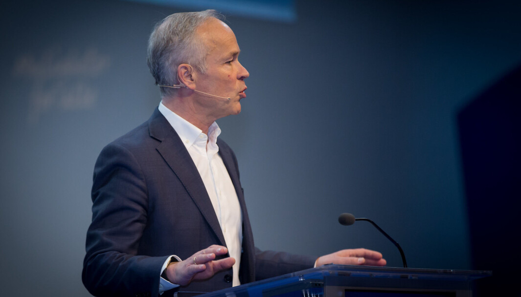 Finansminister Jan Tore Sanner fikk kritikk fra opposisjonen for å ha konsultert et privat advokatfirma fremfor å forelegge saken for lovavdelingen i Justisdepartementet. Finansminister Jan Tore Sanner fikk kritikk fra opposisjonen for å ha konsultert et privat advokatfirma fremfor å forelegge saken for lovavdelingen i Justisdepartementet.