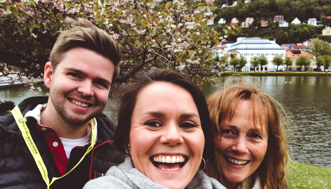 I tillegg til en fyldig dekning i bladets papirmagasin har Advokatbladets redaksjon ved journalistene Henrik Skjevestad, og Thea N. Dahl og redaktør Nina Schmidt siden mars skrevet over åtti nettsaker om hvordan pandemien har påvirket advokatenes virke. I tillegg til en fyldig dekning i bladets papirmagasin har Advokatbladets redaksjon ved journalistene Henrik Skjevestad, og Thea N. Dahl og redaktør Nina Schmidt siden mars skrevet over åtti nettsaker om hvordan pandemien har påvirket advokatenes virke.