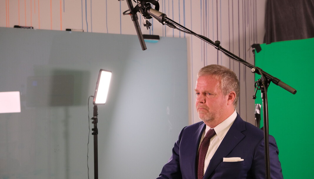 Jon Wessel-Aas under innspillingen av årstalen, som er tilgjengelig på Advokatforeningens nettsider. Jon Wessel-Aas under innspillingen av årstalen, som er tilgjengelig på Advokatforeningens nettsider.