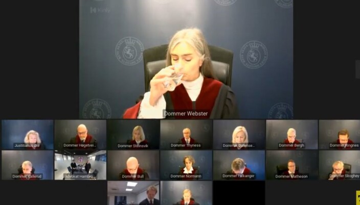 Dommer Bergljot Webster var annenvoterende, og tok dissens i spørsmålet om saksbehandlingsfeil. Dommer Bergljot Webster var annenvoterende, og tok dissens i spørsmålet om saksbehandlingsfeil.