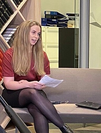 Christine Taaje, leder i Yngre Advokater, innledet debatten. Christine Taaje, leder i Yngre Advokater, innledet debatten.