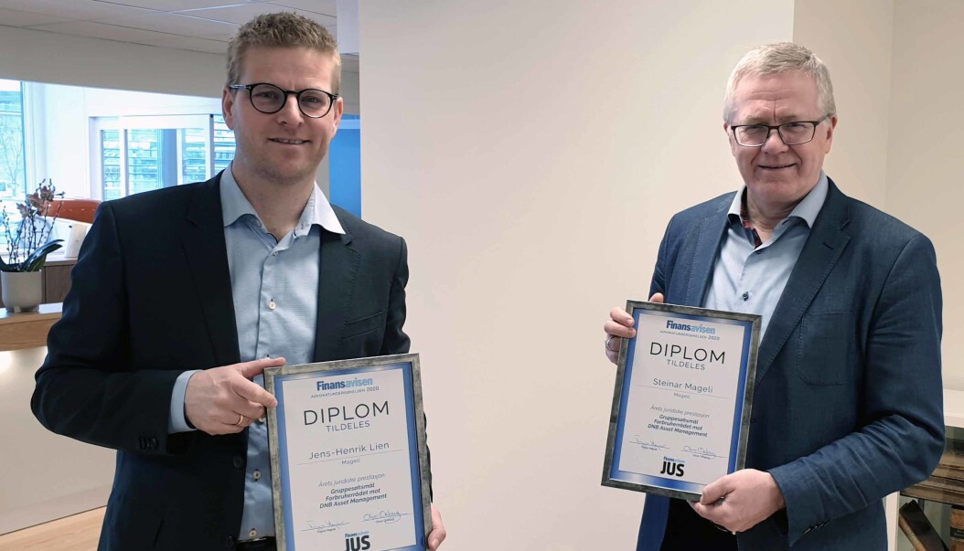 Jens-Henrik Lien og Steinar Mageli mottok torsdag denne uken beviset på at de er vinner av kategorien Årets juridiske prestasjon. Jens-Henrik Lien og Steinar Mageli mottok torsdag denne uken beviset på at de er vinner av kategorien Årets juridiske prestasjon.