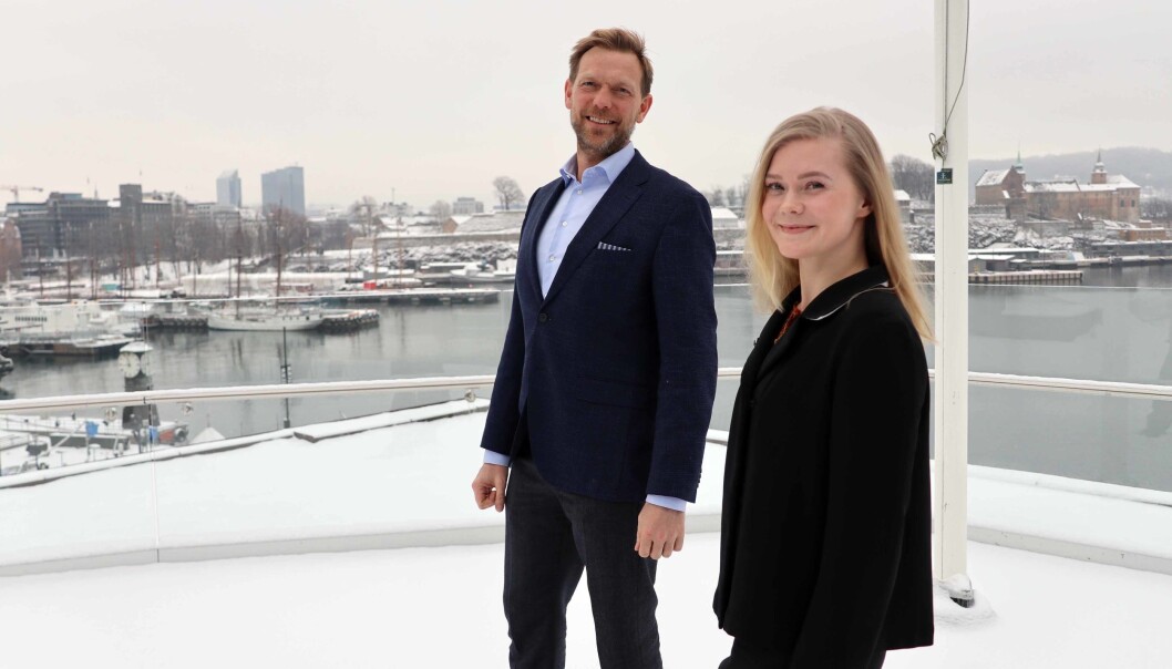 Vilde Dyb og Kaare Oftedal brenner for at advokatbransjen skal ha rom for ansatte med en annen legning enn flertallet. Vilde Dyb og Kaare Oftedal brenner for at advokatbransjen skal ha rom for ansatte med en annen legning enn flertallet.