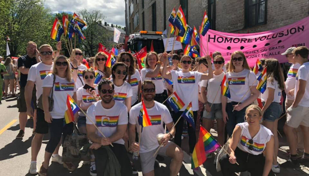 DLA Piper var blant advokatfirmaene med flest deltagere i Oslo Pride i 2019. DLA Piper var blant advokatfirmaene med flest deltagere i Oslo Pride i 2019.