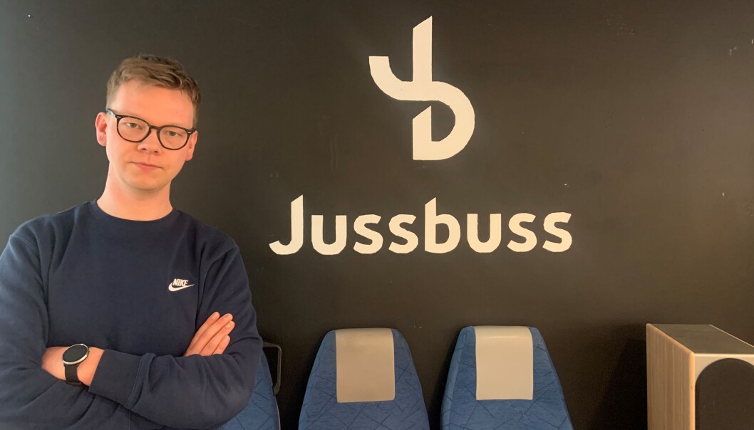 - Potten må økes om flere skal konkurrere om den, sier daglig leder Jonathan Leifsson de Lange i Jussbuss. - Potten må økes om flere skal konkurrere om den, sier daglig leder Jonathan Leifsson de Lange i Jussbuss.
