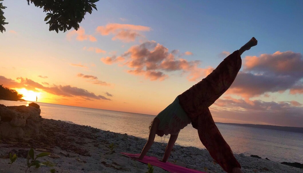 Vi er så heldige å ha de mest romantiske solnedgangene på vår egen strand. Vi er så heldige å ha de mest romantiske solnedgangene på vår egen strand.