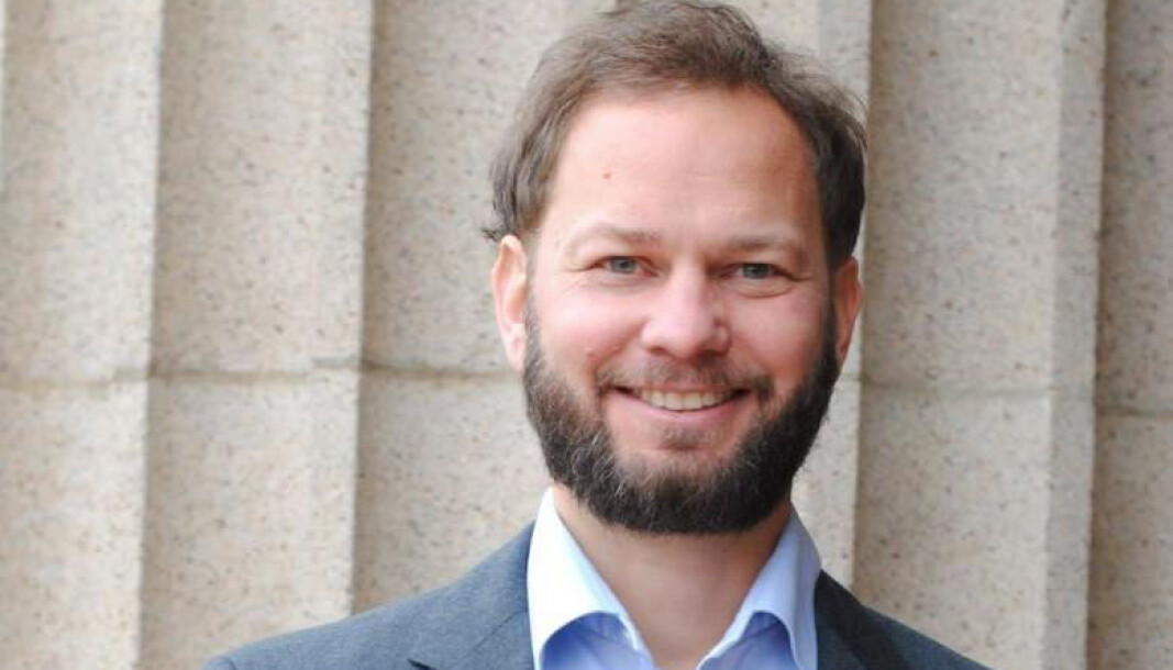 Henrik Bjørnebye har til nå vært professor ved Nordisk institutt for sjørett ved Det juridiske fakultet ved UiO, der han leder instituttets avdeling for energi- og ressursrett. Henrik Bjørnebye har til nå vært professor ved Nordisk institutt for sjørett ved Det juridiske fakultet ved UiO, der han leder instituttets avdeling for energi- og ressursrett.