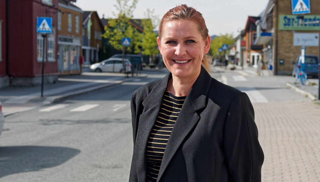 Odelsloven kan føre til bitre familiestrider, sier Jenny Smolan. - En del som ikke ønsker å overta, føler seg tvunget til det, tror hun. Odelsloven kan føre til bitre familiestrider, sier Jenny Smolan. - En del som ikke ønsker å overta, føler seg tvunget til det, tror hun.