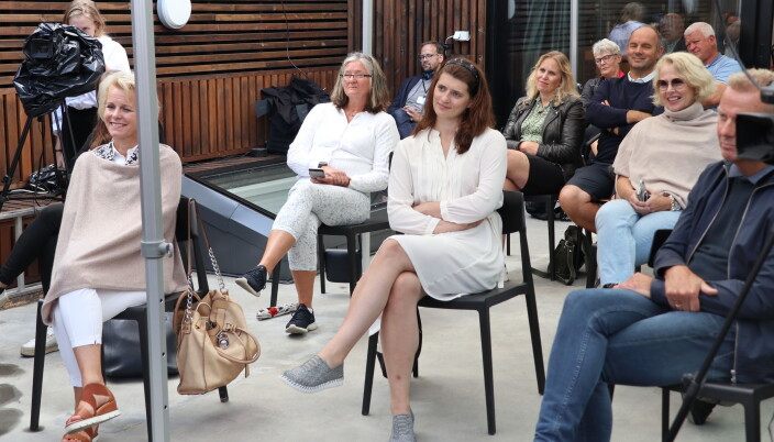Publikum fikk også anledning til å stille spørsmål til paneldeltakerne. Publikum fikk også anledning til å stille spørsmål til paneldeltakerne.
