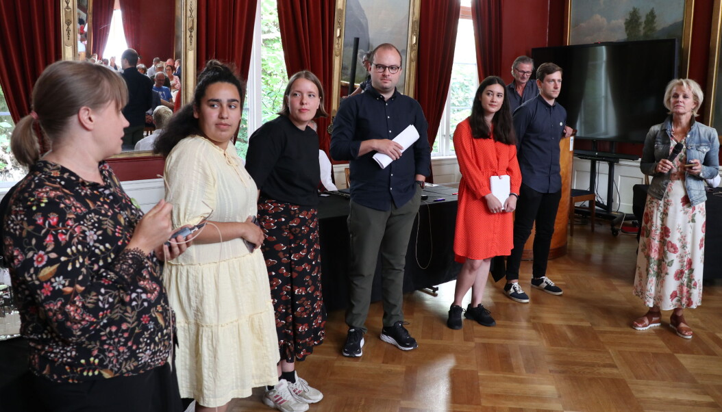 Politikere fra flere partier diskuterte dom og straffutmåling etter prosedyrene. Fra venstre: Ida Jordal (MDG), Ayat Majbel Saeid (R), Eline Kunzendorf (KrfU), Sindre Lysø (AUF), Caroline Hoff (Unge Høyre), Andreas Unneland (SV) og Merete Smith. Politikere fra flere partier diskuterte dom og straffutmåling etter prosedyrene. Fra venstre: Ida Jordal (MDG), Ayat Majbel Saeid (R), Eline Kunzendorf (KrfU), Sindre Lysø (AUF), Caroline Hoff (Unge Høyre), Andreas Unneland (SV) og Merete Smith.