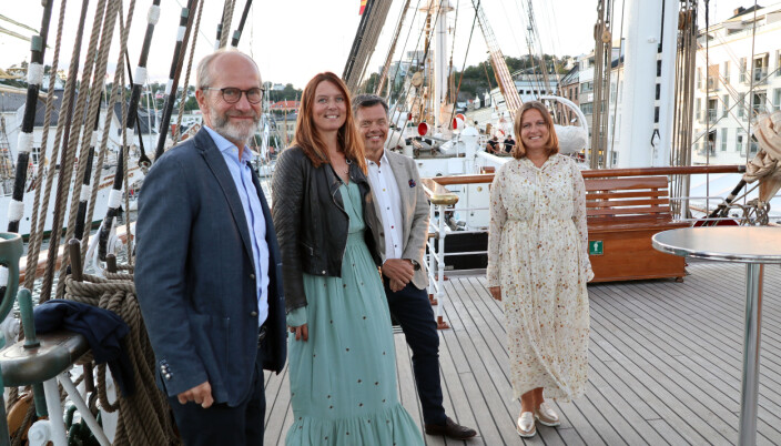 Wikborg Reins delegasjon i Arendal hygget seg på One Ocean-mottagelsen der de fikk lære mer om ekspedisjonen. Wikborg Reins delegasjon i Arendal hygget seg på One Ocean-mottagelsen der de fikk lære mer om ekspedisjonen.