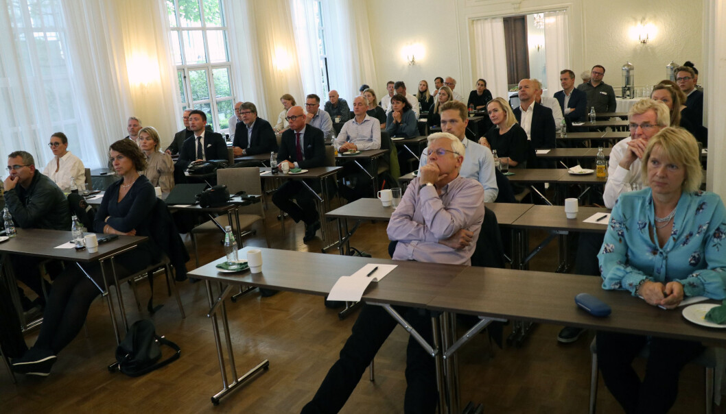 I henhold til koronarestriksjonene ble det satt et tak på femti deltakere på kurset som fant sted på Grand Hotel Terminus i Bergen sentrum. I henhold til koronarestriksjonene ble det satt et tak på femti deltakere på kurset som fant sted på Grand Hotel Terminus i Bergen sentrum.