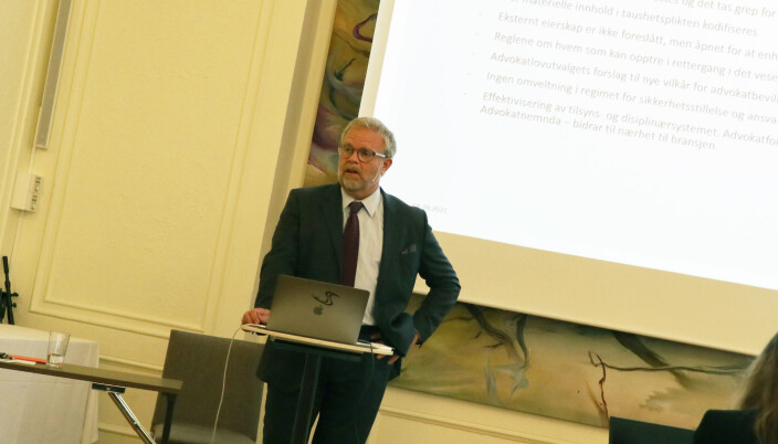 Jon Wessel-Aas oppdaterte advokatene i Bergen på siste nytt om advokatlov og taushetsplikt onsdag ettermiddag Jon Wessel-Aas oppdaterte advokatene i Bergen på siste nytt om advokatlov og taushetsplikt onsdag ettermiddag