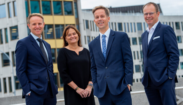 Partnerne Robert Lund og Kristin Hjelmaas Valla får snart Gjermund Mathisen på laget i konkurranserettsavdelingen til Kvale. Her med managing partner Marius L. Andresen (t.h.). Partnerne Robert Lund og Kristin Hjelmaas Valla får snart Gjermund Mathisen på laget i konkurranserettsavdelingen til Kvale. Her med managing partner Marius L. Andresen (t.h.).