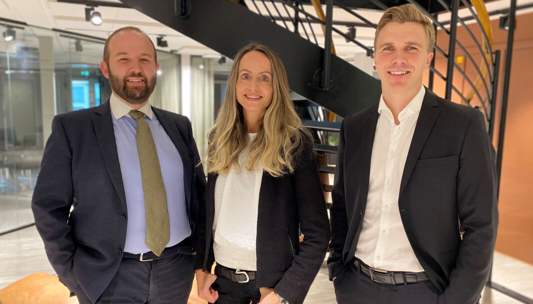 William Peter Nordan, Mari Benkow og Aleksander Nielsen gleder seg over opprykket i Berngaard. William Peter Nordan, Mari Benkow og Aleksander Nielsen gleder seg over opprykket i Berngaard.