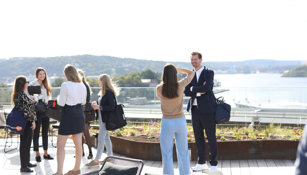 Lite å si på utsikten fra Thommessens nye takterrasse i Oslo. Lite å si på utsikten fra Thommessens nye takterrasse i Oslo.