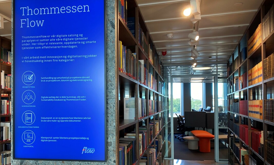 Thommessen har også funnet plass til et rikholdig bibliotek i de nye lokalene i Ruseløkkveien. Thommessen har også funnet plass til et rikholdig bibliotek i de nye lokalene i Ruseløkkveien.
