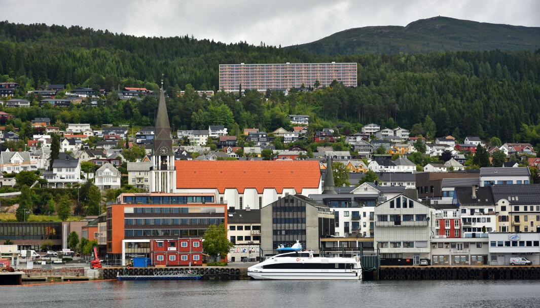 Nitten advokater i Molde deltok på et allmøte der de vedtok å støtte en reversering av domstolsreformen. Nitten advokater i Molde deltok på et allmøte der de vedtok å støtte en reversering av domstolsreformen.