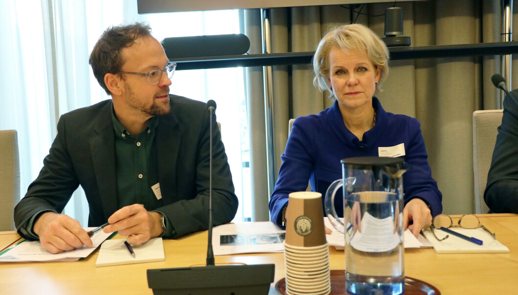 Politisk rådgiver Martin Kaasgaard Nielsen og Merete Smith i Stortinget. Politisk rådgiver Martin Kaasgaard Nielsen og Merete Smith i Stortinget.