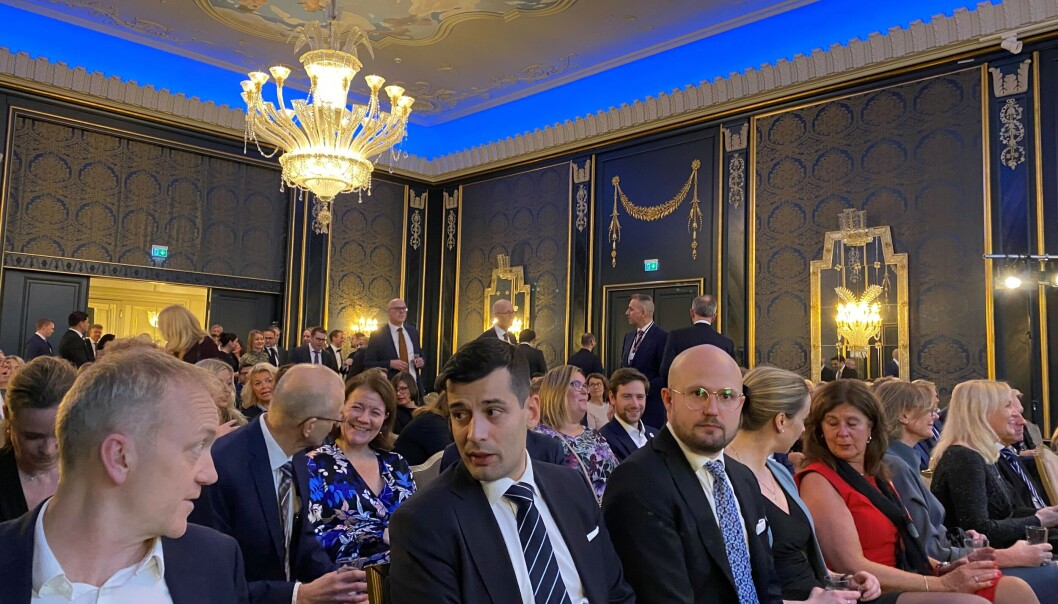Foran Kjetil Kolsrud, redaktør i Rett24, og Moshin Ramani og Anton Forssten fra Advokatforeningens hovedstyre. Foran Kjetil Kolsrud, redaktør i Rett24, og Moshin Ramani og Anton Forssten fra Advokatforeningens hovedstyre.