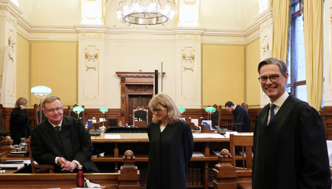 Advokat Olav Lægreid (t.v.) anket saken til Høyesterett. Her fra ankebehandlingen sammen med Ida Hjort Kraby fra Regjeringsadvokaten og Kaare Andreas Shetelig (t.h.) som prosessfullmektig for Advokatforeningen. Advokat Olav Lægreid (t.v.) anket saken til Høyesterett. Her fra ankebehandlingen sammen med Ida Hjort Kraby fra Regjeringsadvokaten og Kaare Andreas Shetelig (t.h.) som prosessfullmektig for Advokatforeningen.
