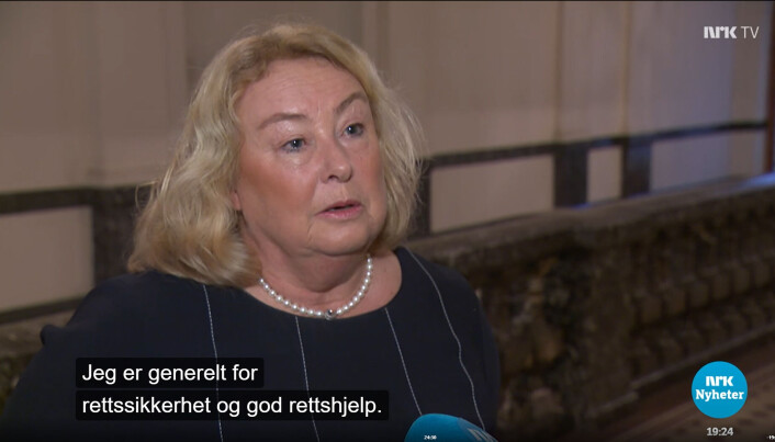 Justitiarius ga Advokatforeningen forsiktig støtte på Dagsrevyen, mener Jørn Øyrehagen Sunde. Justitiarius ga Advokatforeningen forsiktig støtte på Dagsrevyen, mener Jørn Øyrehagen Sunde.