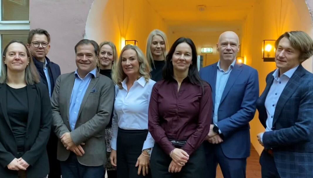 Fra v. assisterende sjef Guro Glærum Kleppe, advokatene Johnny Veum og Paal-Henrich Berle, etterforskningsleder Helle Gulseth, advokatene Ellen Eikseth Mjøs, Aashild Nyeng Wisth og Åse Berit H. Berger, sjef for Spesialenheten Terje Nybøe og advokat Andre L. van der Eynden. Fra v. assisterende sjef Guro Glærum Kleppe, advokatene Johnny Veum og Paal-Henrich Berle, etterforskningsleder Helle Gulseth, advokatene Ellen Eikseth Mjøs, Aashild Nyeng Wisth og Åse Berit H. Berger, sjef for Spesialenheten Terje Nybøe og advokat Andre L. van der Eynden.