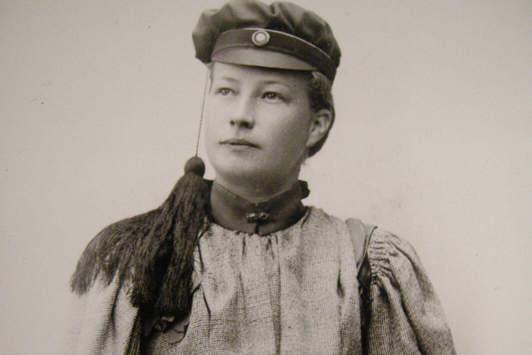 Elise Sem avla juridisk embetseksamen med laud i 1901. Elise Sem avla juridisk embetseksamen med laud i 1901.
