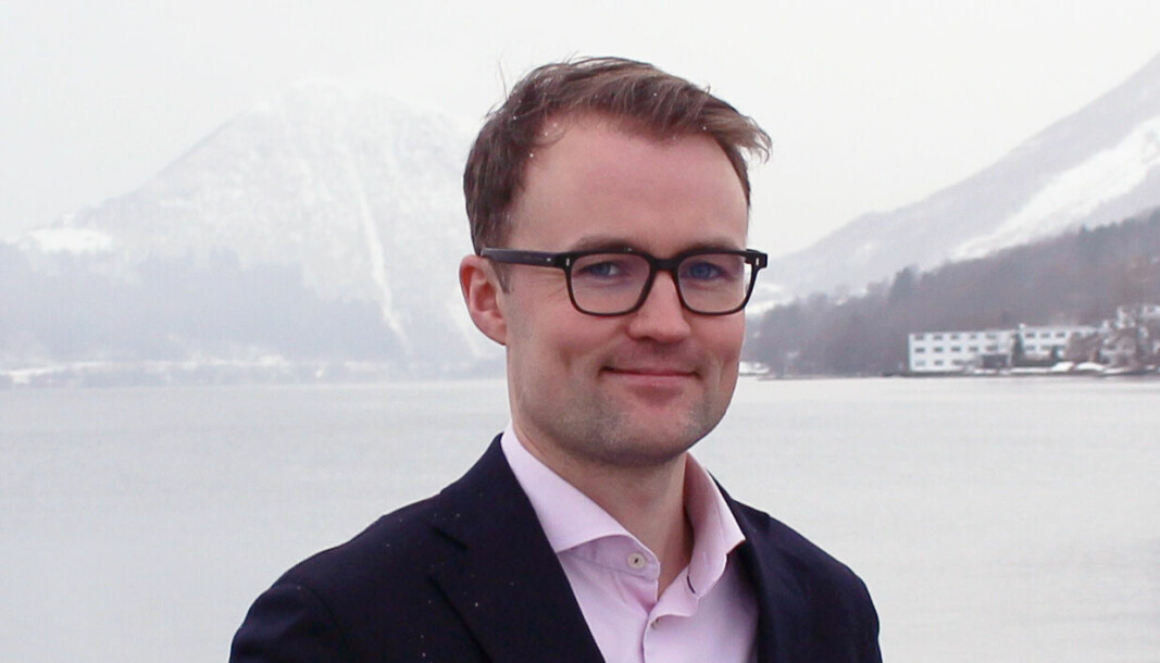 Erik Staurset Andresen har en lang advokatkarriere i Bergen bak seg. Nå trives han ved Øverbø Gjørtz sitt Ørsta-kontor.