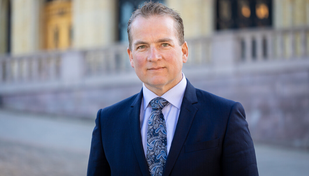 Sveinung Stensland (H) var saksordfører for advokatloven i justiskomiteen. Sveinung Stensland (H) var saksordfører for advokatloven i justiskomiteen.