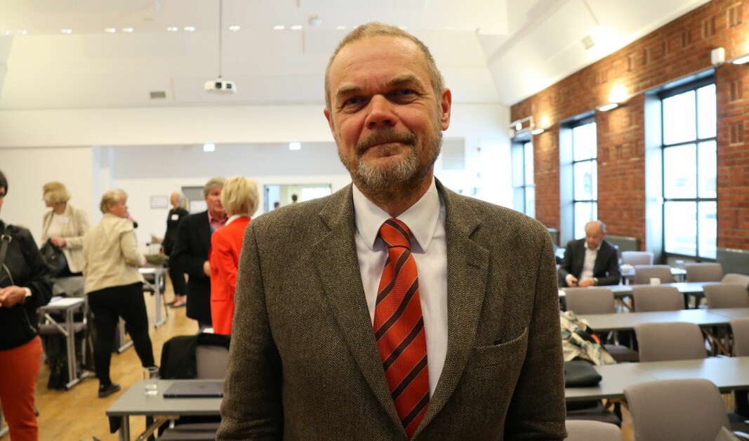 EMD-dommer og tidligere høyesterettsdommer Arnfinn Bårdsen på Advokatforeningens menneskerettighetsseminar.