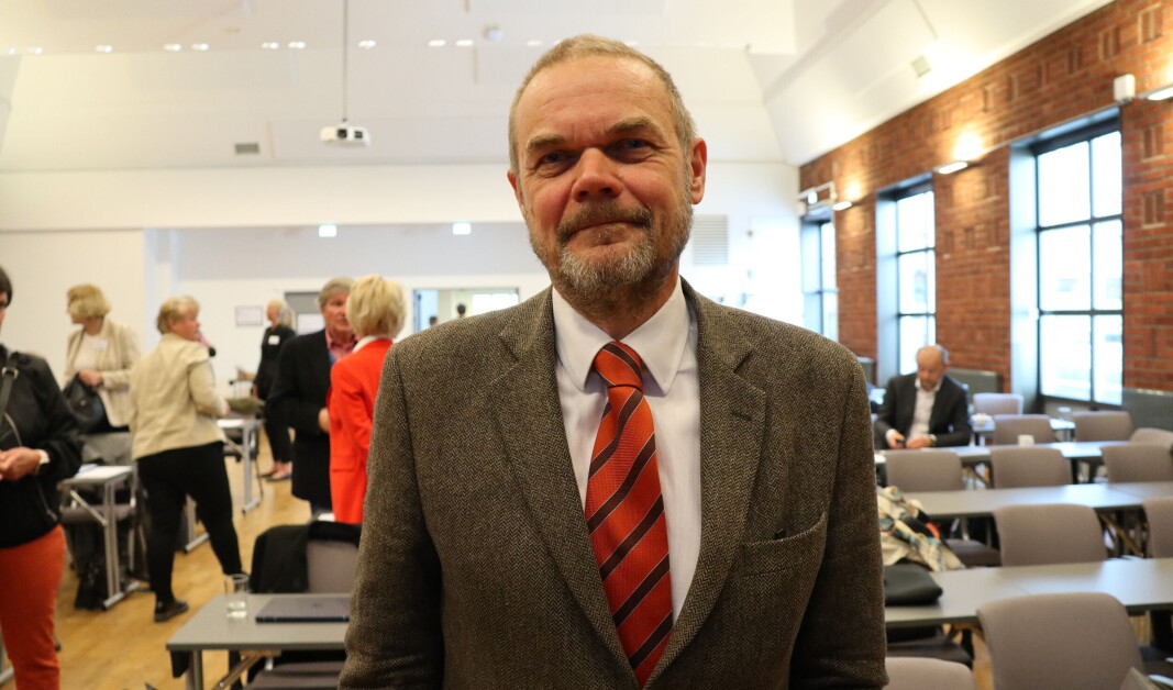 EMD-dommer og tidligere høyesterettsdommer Arnfinn Bårdsen på Advokatforeningens menneskerettighetsseminar. EMD-dommer og tidligere høyesterettsdommer Arnfinn Bårdsen på Advokatforeningens menneskerettighetsseminar.