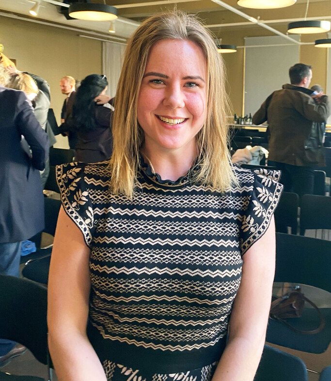 Marie Meland, advokatfullmektig i Wiersholm, etterlyste automatiserte timeføringssystemer. - Man bruker så mye tid på å føre timer. Dessuten trenger vi et system for å legge inn pauser også. I UK vil klientene for eksempel ikke betale for tiden ansatte bruker på toalettet, sa hun. Meland er også solicitor i England og Wales. Marie Meland, advokatfullmektig i Wiersholm, etterlyste automatiserte timeføringssystemer. - Man bruker så mye tid på å føre timer. Dessuten trenger vi et system for å legge inn pauser også. I UK vil klientene for eksempel ikke betale for tiden ansatte bruker på toalettet, sa hun. Meland er også solicitor i England og Wales.