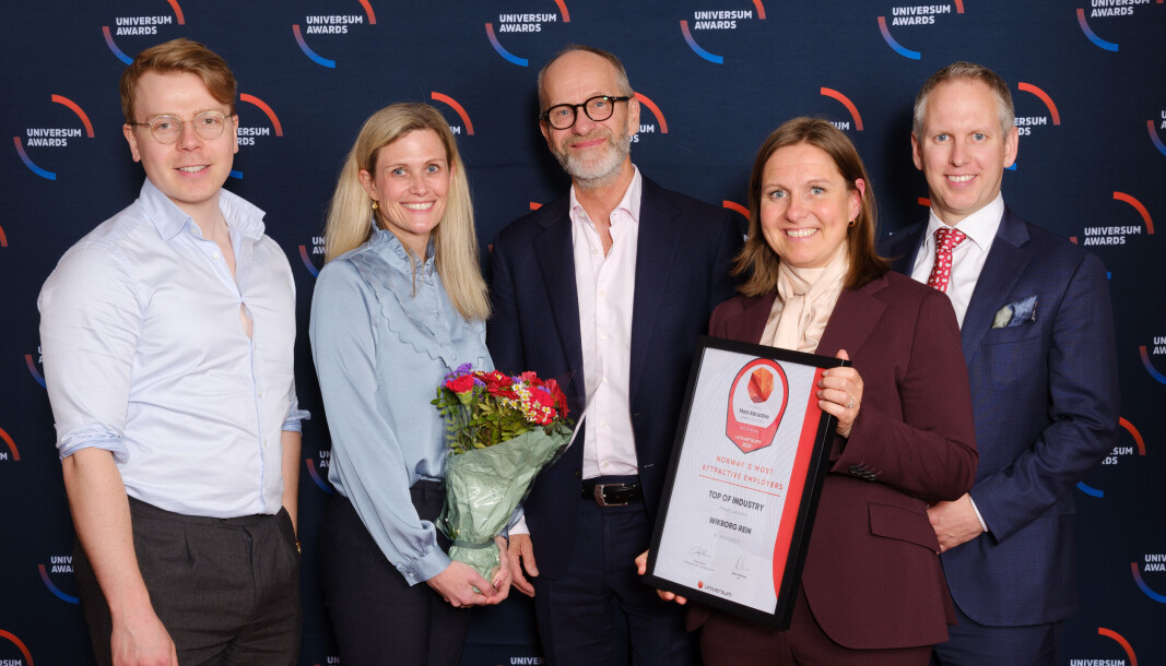 Et team fra Wikborg Rein mottok Universum-diplom torsdag kveld, fra v. Erlend Ose fra traineekomiteen, Cecilia Mathisen, leder HR, Finn Finn Bjørnstad, managing partner, Heidi Skuterud, Director of People and Culture og Jørgen Vangsnes, rekrutteringsansvarlig partner. Et team fra Wikborg Rein mottok Universum-diplom torsdag kveld, fra v. Erlend Ose fra traineekomiteen, Cecilia Mathisen, leder HR, Finn Finn Bjørnstad, managing partner, Heidi Skuterud, Director of People and Culture og Jørgen Vangsnes, rekrutteringsansvarlig partner.