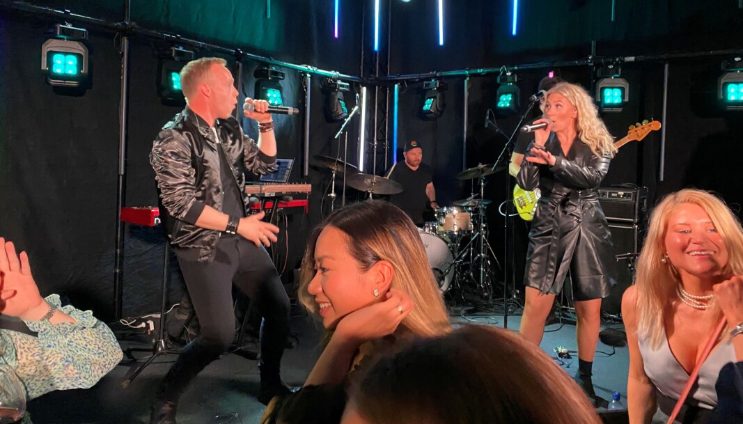 Hans Orkester på scenen. Hans Orkester på scenen.