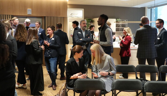 Nesten 60 internasjonale advokater møtte opp på samlingen i Advokatforeningens lokaler i Oslo.