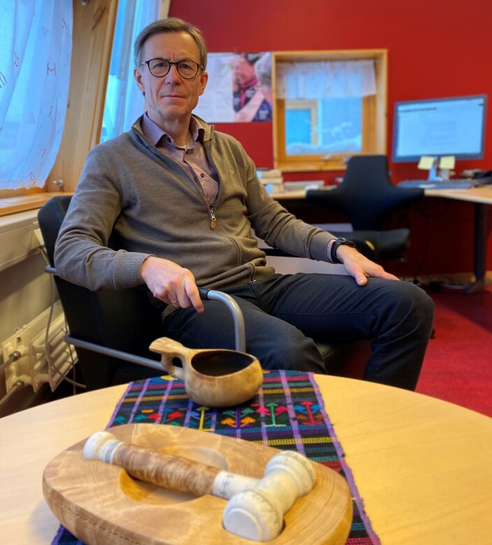Selfors på kontoret i Tana. Selfors på kontoret i Tana.