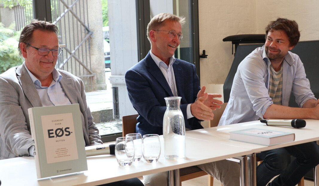 F.v.: Jussprofessorene Ole-Andreas Rognstad og Finn Arnesen ved Det juridiske fakultet i Oslo, og Simen Hammersvik som er advokat hos Regjeringsadvokaten. F.v.: Jussprofessorene Ole-Andreas Rognstad og Finn Arnesen ved Det juridiske fakultet i Oslo, og Simen Hammersvik som er advokat hos Regjeringsadvokaten.