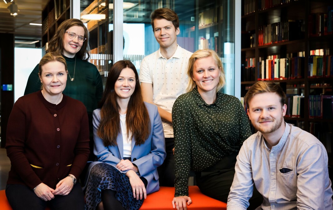 <span class=" font-weight-bold" data-lab-font_weight_desktop="font-weight-bold">Bak fra venstre: </span>Sigri Aas (prosjektleder), Philip Wold Linkas (utvikler). <span class=" font-weight-bold" data-lab-font_weight_desktop="font-weight-bold">Foran fra venstre:</span> Hege Sollie Johansen (kunnskapssjef), Trine Cecilie Woldsdal (digital konsulent), Trine Melsether (digitaliseringssjef) og Paul Vik (utvikler) <span class=" font-weight-bold" data-lab-font_weight_desktop="font-weight-bold">Bak fra venstre: </span>Sigri Aas (prosjektleder), Philip Wold Linkas (utvikler). <span class=" font-weight-bold" data-lab-font_weight_desktop="font-weight-bold">Foran fra venstre:</span> Hege Sollie Johansen (kunnskapssjef), Trine Cecilie Woldsdal (digital konsulent), Trine Melsether (digitaliseringssjef) og Paul Vik (utvikler)