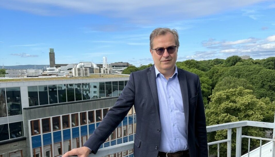Det er Brosveet som ansetter. Det er Brosveet som ansetter.