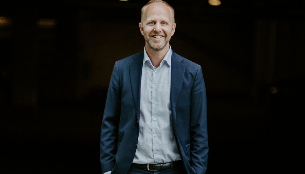 Henning Rosenlund Wahlen var advokatfullmektig i Thommessen, og har også vært dommerfullmektig. Henning Rosenlund Wahlen var advokatfullmektig i Thommessen, og har også vært dommerfullmektig.